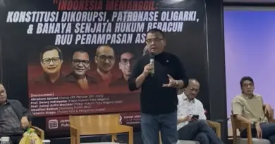 Tak Terima Gugatan Diskualifikasi Gibran Dianggap Biadab, Denny Indrayana ke Raja Juli: Nggak Nyampe Berpikirnya