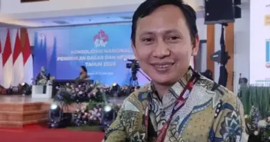 Mendikbud Kabinet Bayangan: URI Tidak Jelas, Pimpinannya Gubernur tapi Lembaganya Universitas