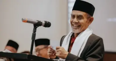 Di Hadapan Presiden Prabowo, Pimpinan Gontor Sentil Fenomena ‘Cari Muka’ hingga ‘Cari Ijazah’