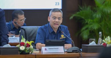 Anthony Budiawan ke Menkeu Suahasil: Surat Utang Dibayar Bukan Berarti Utang Negara Hilang