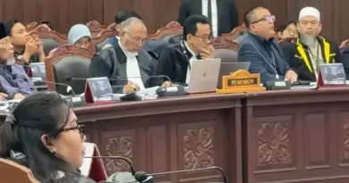 Palti Hutabarat Tantang Gibran di MK: Panggung Sudah Disiapkan Denny Indrayana
