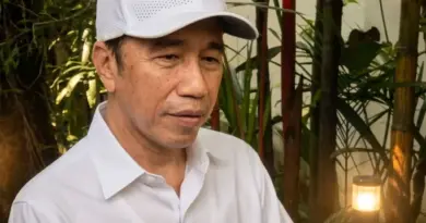 Pernyataan Terbaru Jokowi Soal Operasi Politik Menyasar Dirinya atau Gibran