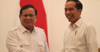 2 Tahun Pemerintahan Prabowo-Gibran, Hendri Satrio: Jokowi Bikin Prabowo Susah Bergerak