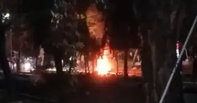 Demo 2 Tahun Prabowo-Gibran di Makassar Ricuh, Motor Listrik Kampus Dibakar dan Petugas Keamanan Diduga Dianiaya